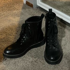 Madden girl Kurrt laced combat boots
